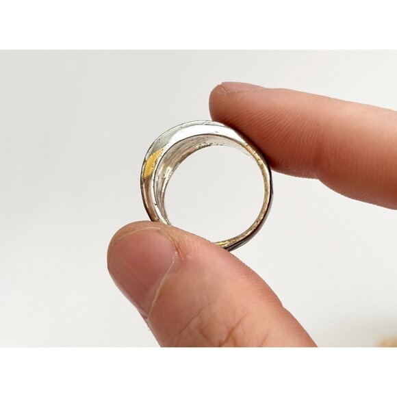 Silver Toned Scrolled Swirly Resin Inlay Unisex Vintage Ring - sz 7 - Picture 7 of 9